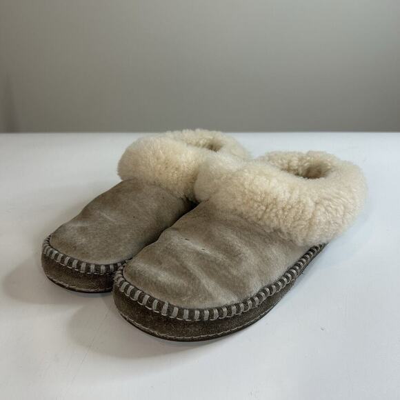 UGG Slippers Womens 6 Wrin Sheepskin Fur Tan Suede Slip On Comfort 1007727 Flaw - Picture 1 of 7